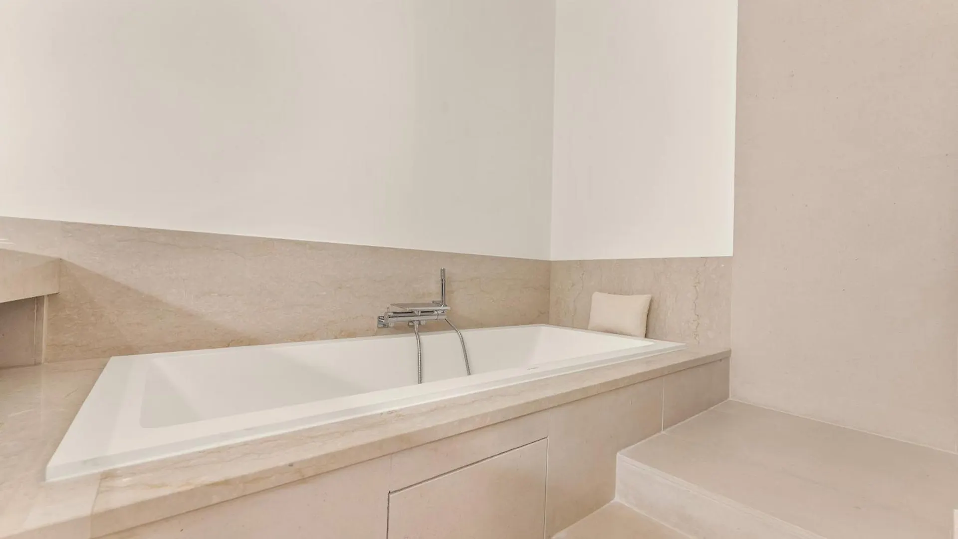 Francs-Bourgeois Apartment Paris France